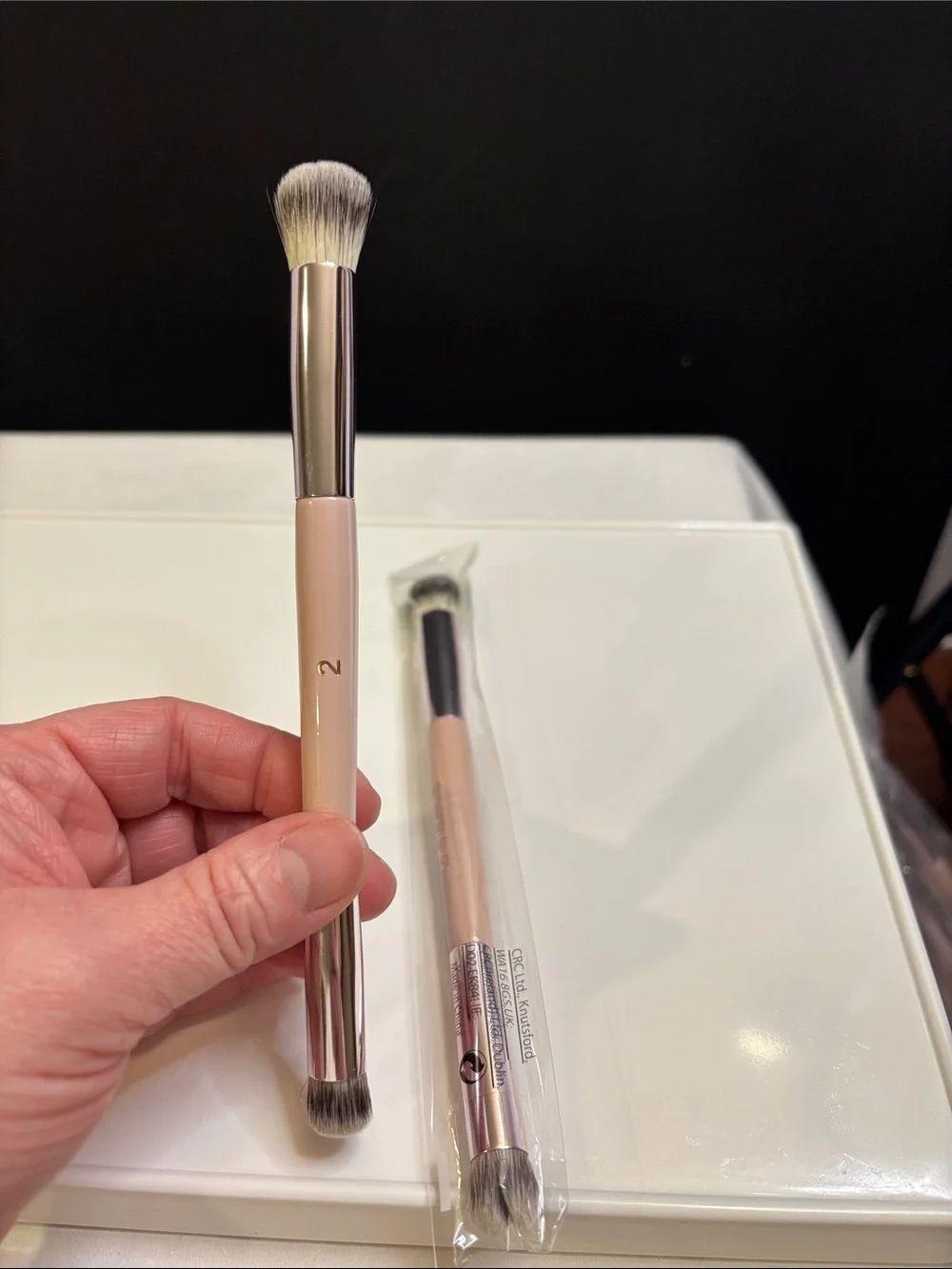 DOLL 10 Dual-Ended Concealer No.2 brush